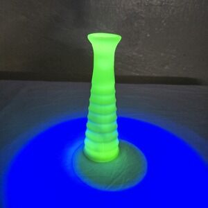Antique Jeanette Glass Uranium Jadeite 6.125" Ribbed Bud Vase Green Small